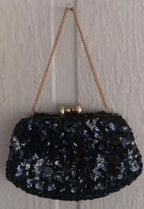 Vtg 1950’s Black Sequin Clutch Purse W/ Gold Chain & Hardwear Snap Close Small - Picture 1 of 4