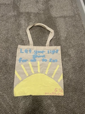 Bolso de Lona 16x15 Con Acrílico Pintado Sol Con Escritura Foto 1 de 3