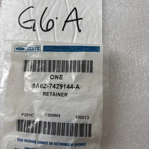 Ford 8A8Z-7429144-A Belt Molding Retainer Clip GENUINE OEM PART - Picture 1 of 2