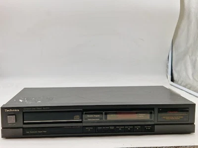 Technics SL-P111 CD-Player - Ungetestet, Schaltet Ein/Aus, Gebrauchsspuren - Bild 1 von 4