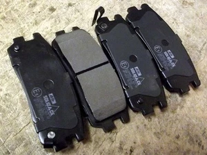 Rear brake pads for Isuzu Trooper 3.0 3.1 TD 3.2 3.5 V6 Bighorn 4 pad set - Picture 1 of 1