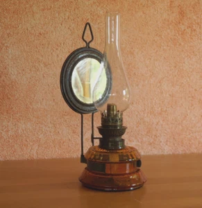 antike alte Petroleumlampe Tischlampe Wand Lampe mit Spiegel Glastank - Bild 1 von 9