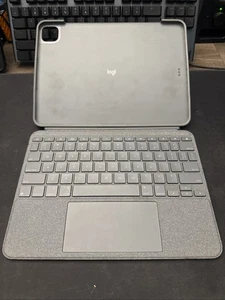 Logitech Combo Touch Magnetic Keyboard & Case for iPad Pro 11” M2 Good Condition - Picture 1 of 4