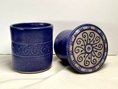 Хранитель масла Crock Studio художественная керамика фиолетовый и кремовый обеденный кухонный с подписью - Изображение 1 из 4