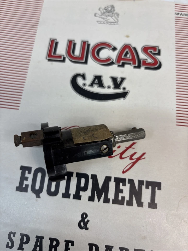 Interruptor de luz principal/lateral Lucas modelos Allard Palm Beach 21C y 21Z 1953-55 Foto 1 de 4
