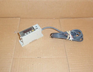 Z4LB-C Omron DEMO Laser Displacement Sensor Switch Amplifier Z4LBC - Picture 1 of 1