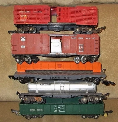 AMERICAN FLYER ASSORTED FREIGHT CARS X 5 PIECES - Image 1 of 4