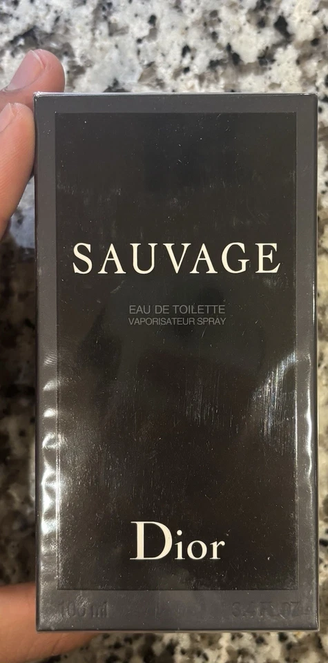 Christian Dior Sauvage Eau de Toilette 3,4 oz 100 ml spray masculino - Imagem 1 de 4