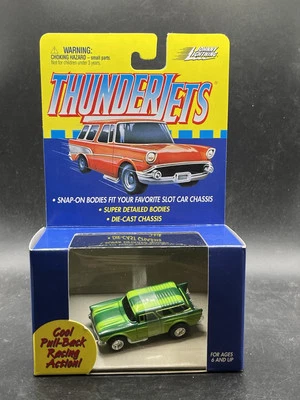 Chevy Nomad 1957 Johnny Lighting ThunderJets verde Foto 1 de 4