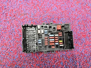 CHEVROLET TAHOE C1500 LS 16-20 OEM DASHBOARD FUSE RELAY BLOCK JUNCTION BOX - Picture 1 of 3