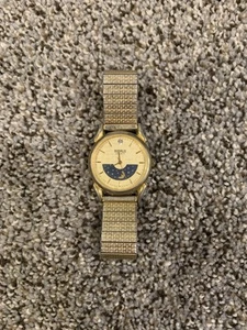 Benrus Legacy Quartz Men’s Wrist Watch Moon Sun Phase Keeping Time Gold-Tone - Picture 1 of 1