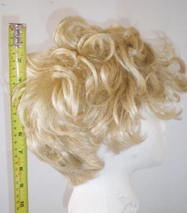 Naturelle Paris Tress of California Wig Short Wavy Blonde Synthetic - Picture 1 of 2