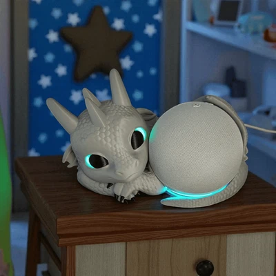 Echo Dot 5 Halterung Babydrache – PLA 3D-Display Grau Schwarz Glow - Bild 1 von 4