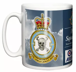 Taza de café de cerámica RAF 100 Squadron, lema de la cresta, base Leeming Royal Air Force - Imagen 1 de 5