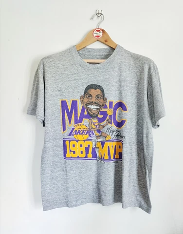 Vintage Magic Johnson Caricature 90's T-shirt Basketball NBA Salem Cover