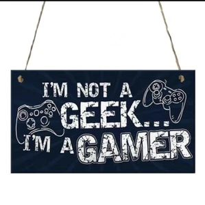 Letrero de madera I’m not a geek I’m A Gamer colgante de pared para el hogar (7,9 * 3,9 pulgadas) - Imagen 1 de 5