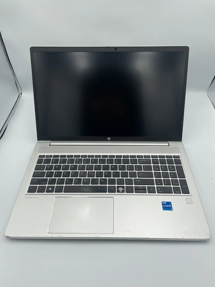 HP ProBook 450 G8 i5-1135G7 2,4GHZ 8GB RAM 256GB SSD Windows 11 + Adapter - Image 1 of 4