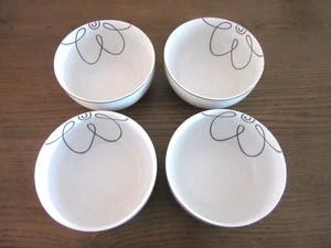FOUR ~ DAISY DOODLE COUPE CEREAL BOWLS 5 1/2"  By Judith Kruger  CRATE  & BARREL - Picture 1 of 8