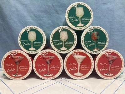 Lolita Mini-Tini Vino y Martini Vidrio Pintado a Mano Adornos NUEVO Lote de 8 Foto 1 de 4