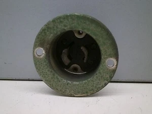 Hubbell 20-Amp 250 Volt 2-Draht 2-polig Twist-Lock Flanschanschluss 20A 250V 2W 2P - Bild 1 von 3