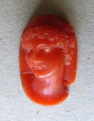 Petit camée en corail buste femme Bijou ancien 18e siècle pour bague cameo coral - Photo 1/3