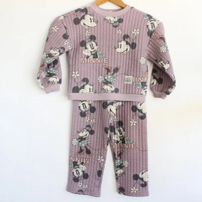 Conjunto de sudadera y pantalones acolchados Disney Minnie Mouse 4T para niñas pequeñas Foto 1 de 4
