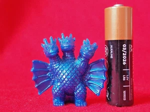 2000 VINTAGE KING GHIDORAH YUTAKA SOLID PVC Mini Figure 1.5" 4cm UK π GODZILLA - Picture 1 of 7