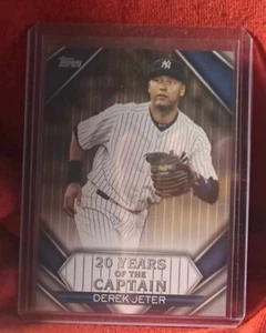 Actualización Topps 2020 20 años del Capitán Oro #YOC12 Derek Jeter 20/50 - Imagen 1 de 2