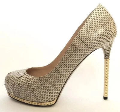 Sapatos femininos Valentino Garavani tamanho 37 novo na caixa estampa de cobra saltos pregos de rocha - Imagem 1 de 4