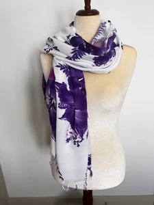 Damen "St.Kits" Schal 100% Viskose - Lila Magenta Weiß Tropical Design mit Fransen - Bild 1 von 11