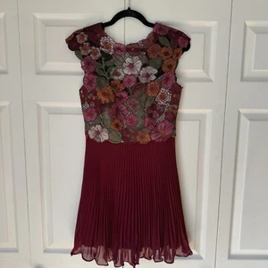 Karen Millen Floral Embroidered Lace Burgundy Pleated Mini Dress 4 - Picture 1 of 6