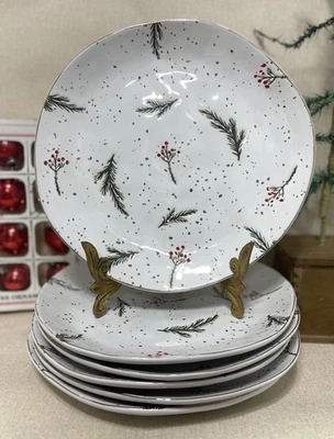 Plato de cena 6 Potter's Studio de 10 pulgadas con ramas de pino bayas detalles dorados Foto 1 de 4