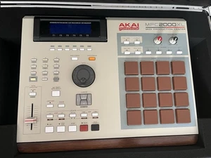 Akai MPC 2000XL w/Custom Brown Pads/Wood Panel/Buttons 1GB CF Drive 32MB RAM - Picture 1 of 5