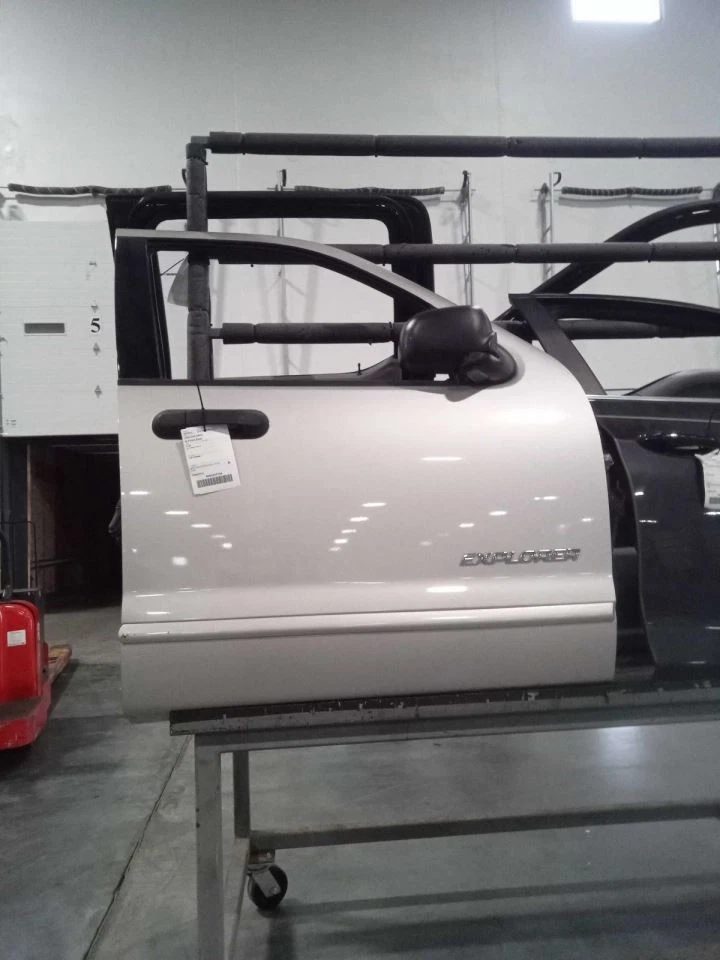 Puerta delantera derecha pasajero excluyendo Sport Trac compatible con 02-05 EXPLORER 470094 Foto 1 de 1
