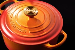 Le Creuset 100th Anniversary "Flamme Dorée" Signature Cocotte Ronde 18cm Japan - Picture 1 of 10
