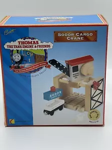 Retired 2002 Thomas & Friends "Sodor Cargo Crane" - New - Foto 1 di 12