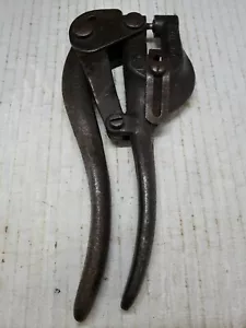 Vintage Whitney Metal Tool Co. Rockford lL Capacity 1/4 Hand Punch - Picture 1 of 6