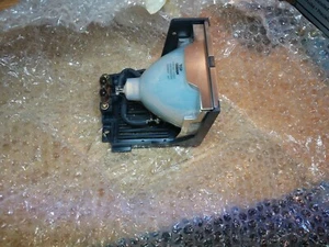 PROJECTION LAMP model number POA-LMP59, PART NUMBER 610 305 5602 - Picture 1 of 8