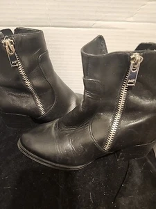 Boots ByMarc Fisher: Lady - Black,EUC Genuine Leather ( Retail: $199) (646) - Picture 1 of 6