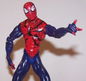 Figura de acción Spider-Man Classic Clashes Scarlet Spider Venom 2002 6" Marvel - Imagen 1 de 6