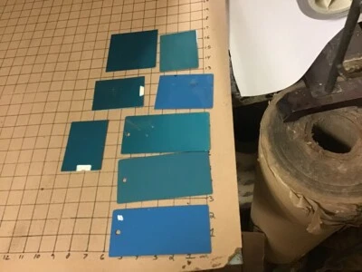 original50's - 70's CHRYSLER ENGINE ENAMELS - blue & red - Image 1 of 4