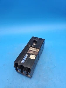Square D Q13100 100 Amp 3 Pole Main Circuit Breaker Type Q1 240VAC Plug On - Picture 1 of 7