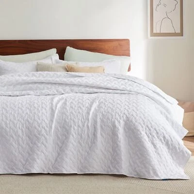 Bedsure Lightweight Summer Quilt Set for King Size Beds - White Bedspreads wi... - Image 1 of 4