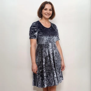 VESTIDO SKATER ROCKTHOSECURVES MUJER TERCIOPELO APLASTADO CORREA CRUZADA ESPALDA NOCHE - Imagen 1 de 28