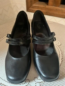 Clarks Bendables Honorable 9M Black Leather Mary Jane 2 1/2" Heel Comfort Pumps - Picture 1 of 3