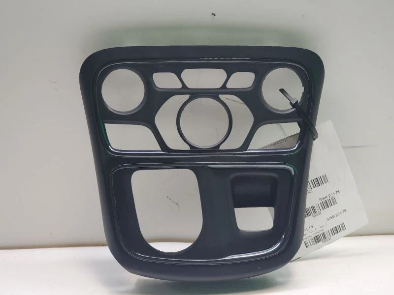 Chrysler 200 2015 vehículo funciones controles consola bisel de ajuste MPN: 68275347AE Foto 1 de 3