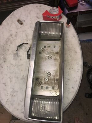 1994 - 2002 凯迪拉克 Eldorado 后备箱中心件塑料反向布线 e1 — 第 1/4 张图片