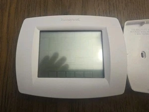 Honeywell TH9421C1004 VisionPRO Programmable Thermostat 7 Day Touchscreen - Picture 1 of 8