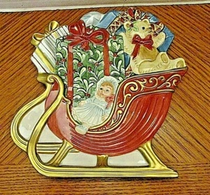 A Fitz and Floyd Essentials Ceramic Gift Sleigh Christmas Platter Approx 8" x 8" - Picture 1 of 4