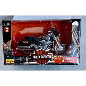Harley Davidson 95th Anniversary FLHT Electra Glide Motorcycle by Maisto, 1/18 - Picture 1 of 8